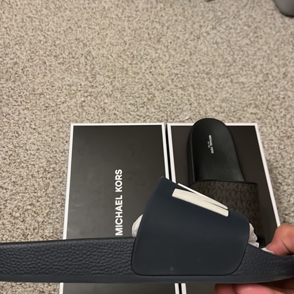 Package Deal! Michael Kors Slides for Men - Picture 2 of 5